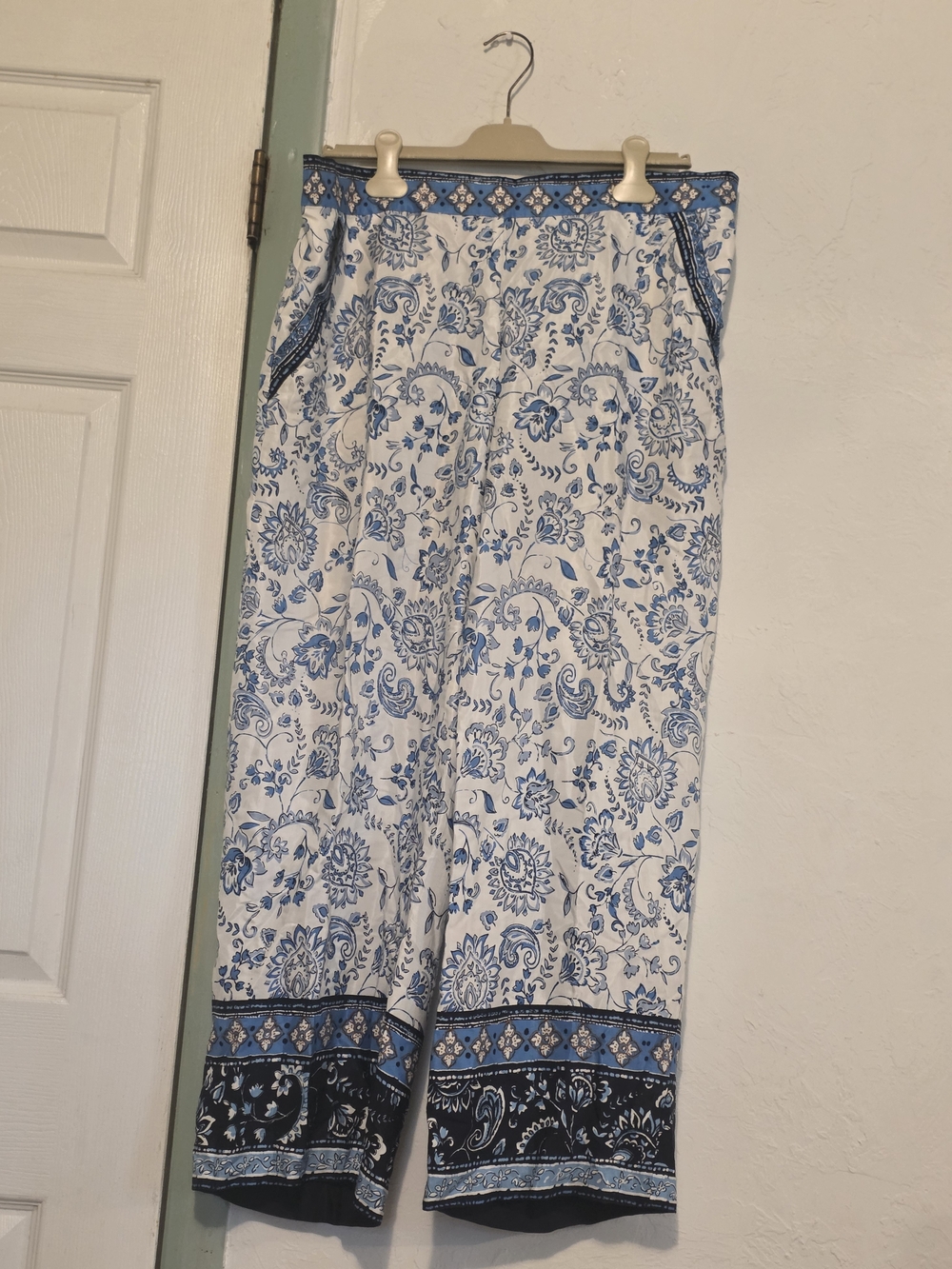 LOFT White and Blue Floral Wide-Leg New With No Tag